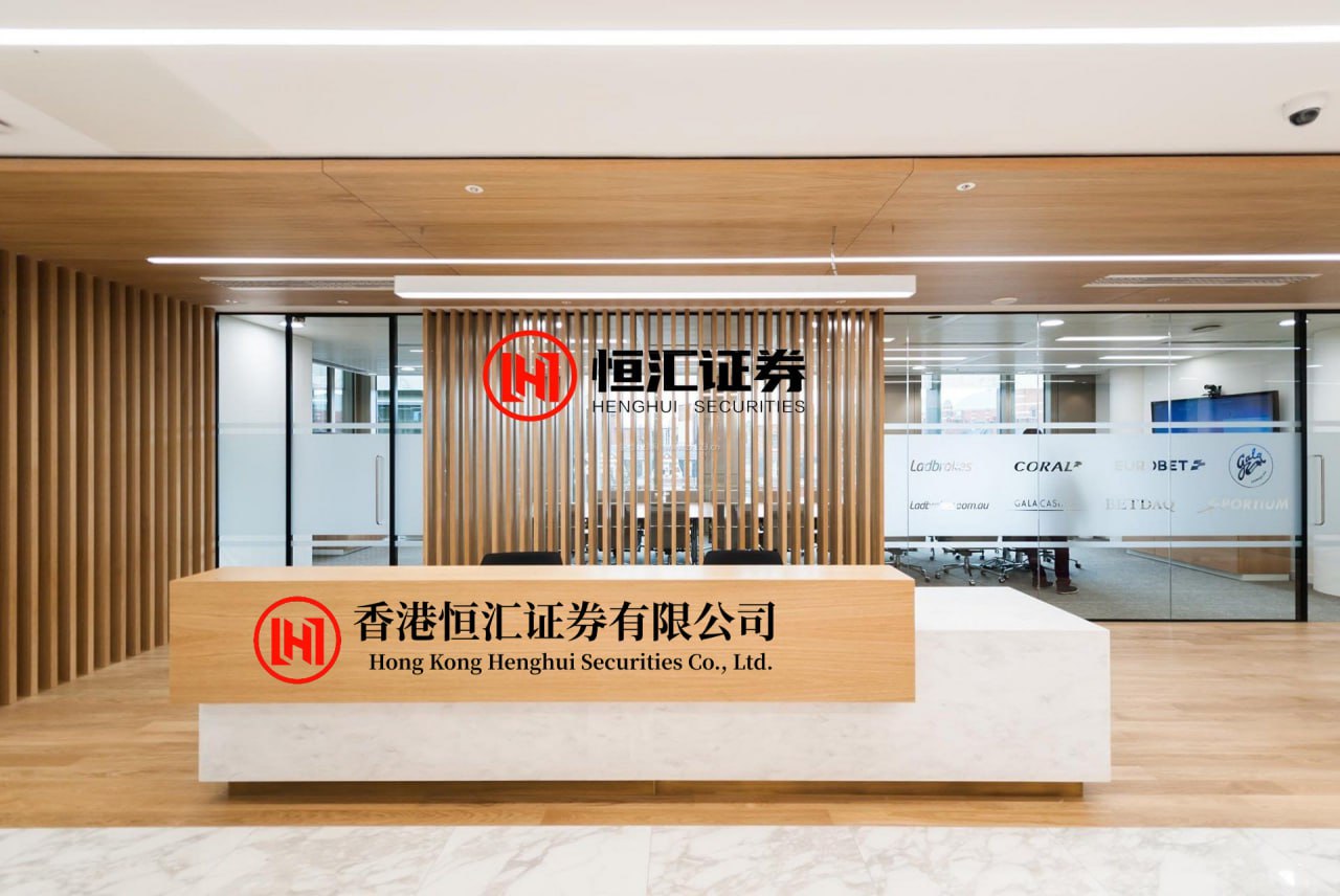 山西股票配资网 今天听家里老人说，村东头的李爷走了，享年92岁。村里人都说，这是李爷“省”出来的寿数。李爷是村里有名的“抠门汉”，一件衣服穿十几年，剩菜从不舍得倒。但他对别人却极大方，谁家孩子上学困难，他总偷偷塞钱；村里修路，他捐得最多。其实，一位修行的长辈早在几十年前就说过，李爷的命数本...
